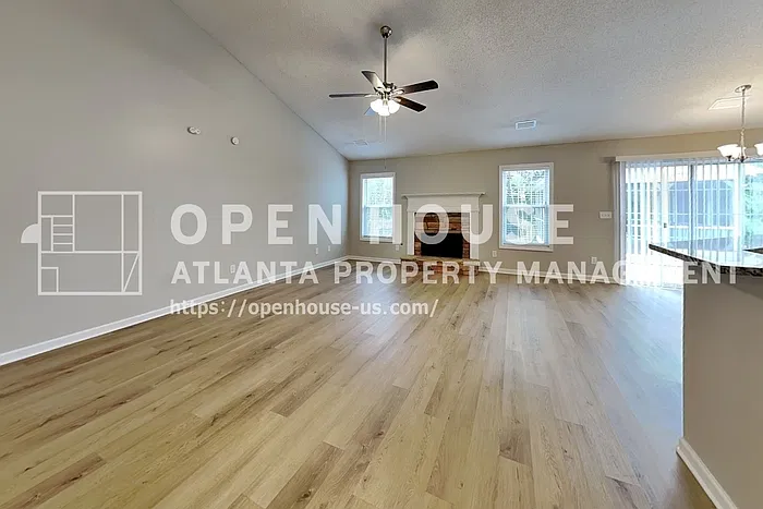 3 bed, 2.0 bath, 1914 sqft, $2,095 — Photo 3