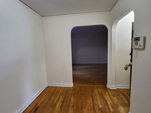 2nd image of 41-43 39th Pl #6