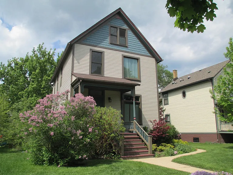 Two unit building; each unit is duplexed and designed in open loft style.