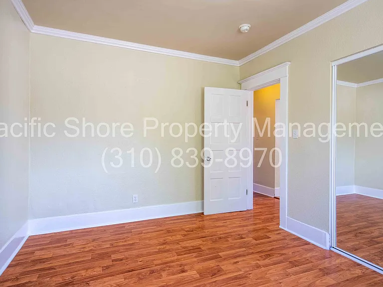 1411 Fedora Apartments — Photo 10
