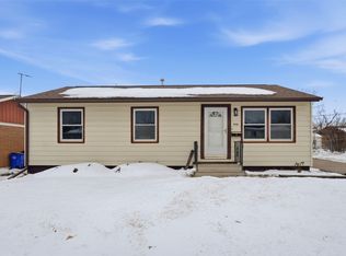 408 Jacolyn Dr NW, Cedar Rapids, IA 52405