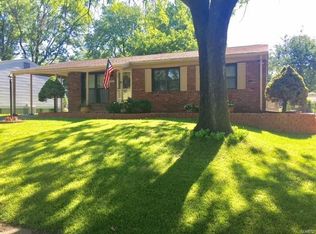 2846 Foxwood Dr, Maryland Heights, MO