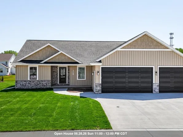 W5845 Roundstone Pl, Menasha, WI 54952