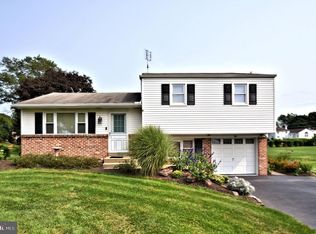 707 Holland Rd, Holland, PA 18966