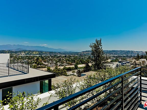 4th image of 2901 Waverly Dr #3