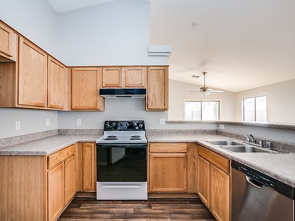 4th image of 9028 W Pinchot Ave
