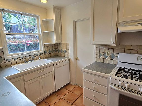 5th image of 4503 Patria Dr