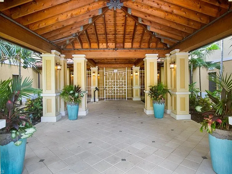 2728 Tiburon Blvd E #A-203 — Photo 23