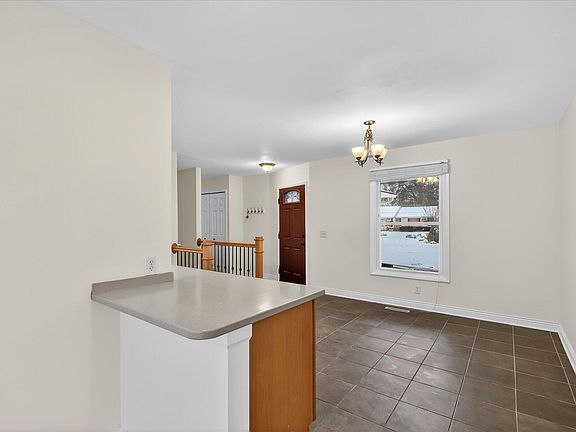 4th image of 5699 Lamplighter Ln