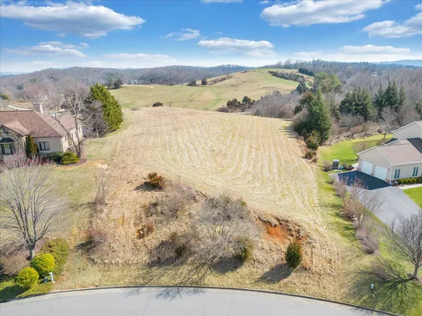 44 Settlers Rd, Fincastle, VA 24090