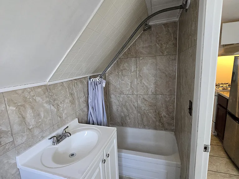 25 Oneco St #3 — Photo 4