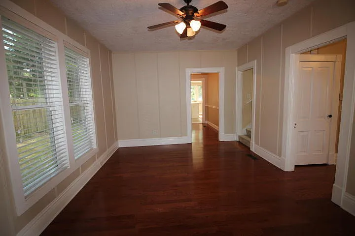 390 W Connecticut Ave — Photo 6