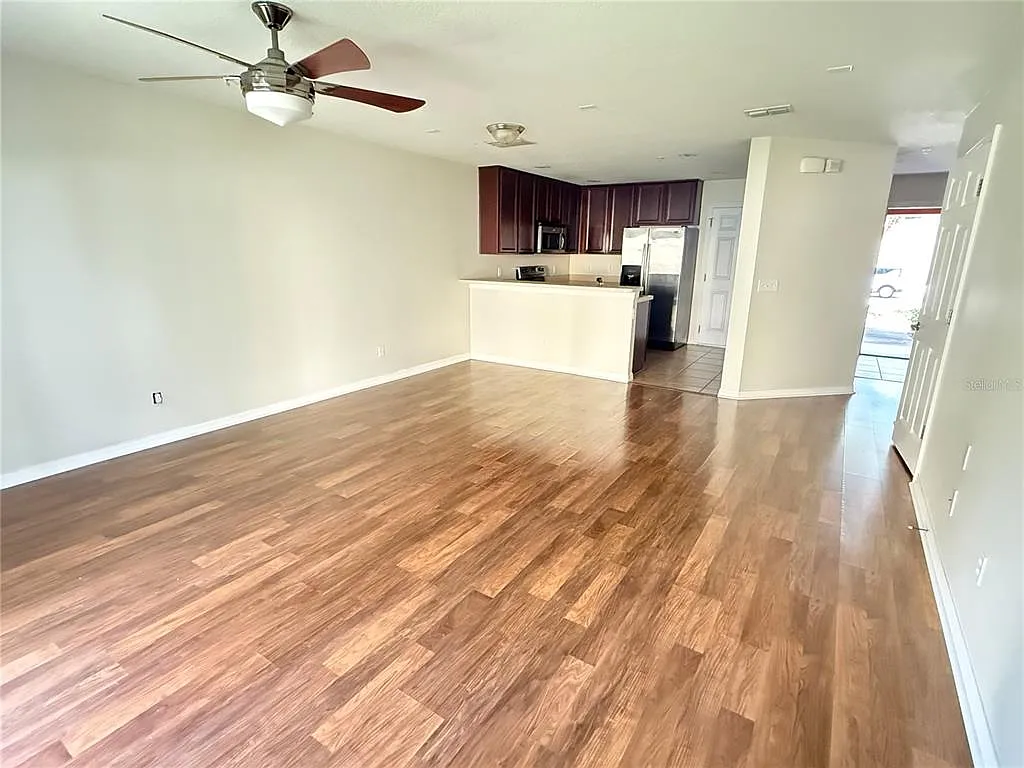 3 bed, 2.5 bath, 1495 sqft, $2,000 — Photo 3