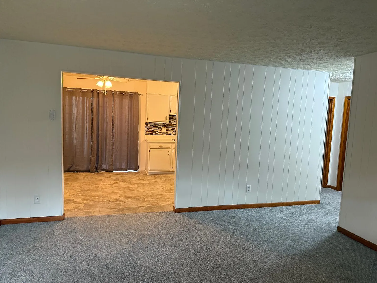 2 bed, 1000 sqft, $1,200 — Photo 2
