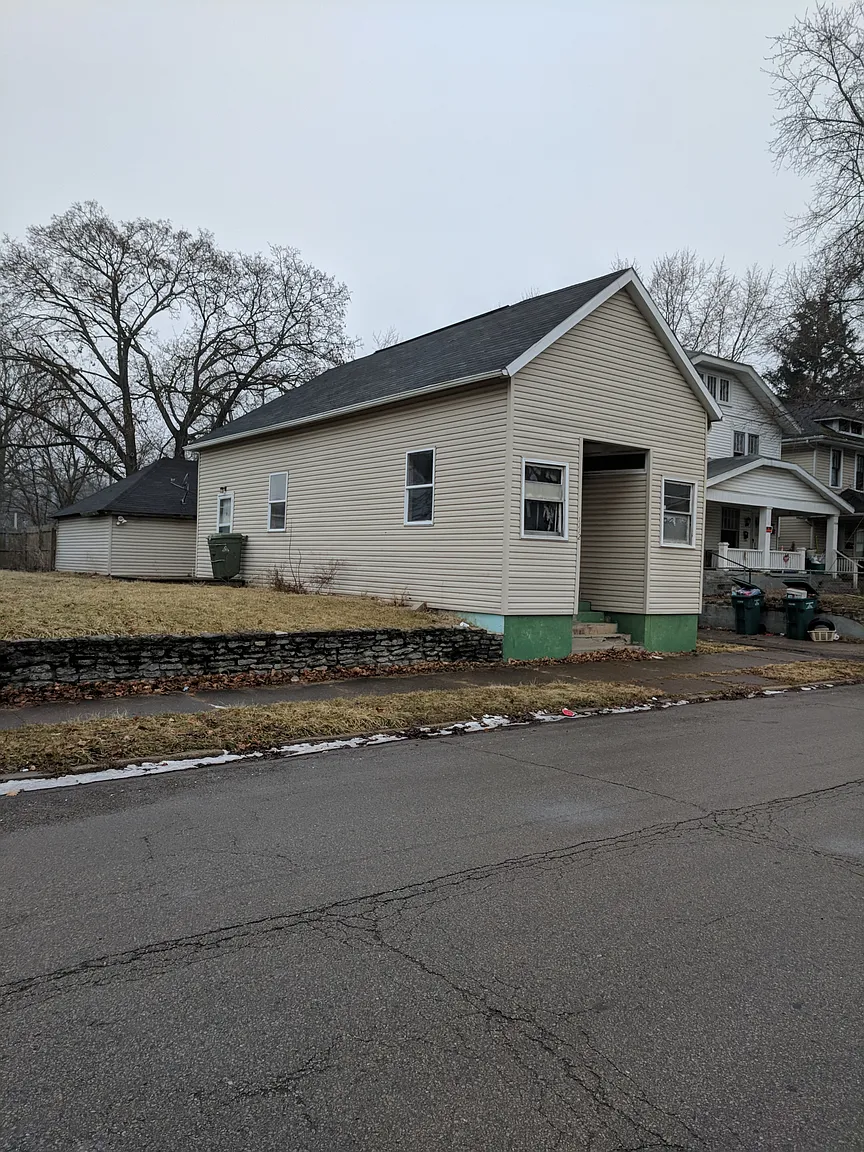 1112 Ridge St photo 1