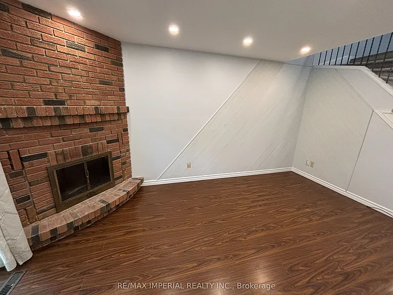98 McMorran Cres — Photo 9