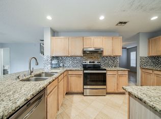 2001 Barton Springs Dr, Corinth, TX 76210
