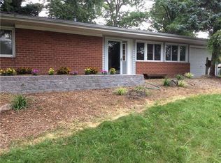 50 Kingsley Rd, Kendall Park, NJ 08824