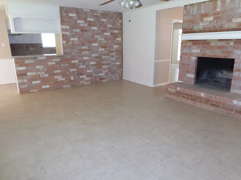 2735 Manila Ln — Photo 13