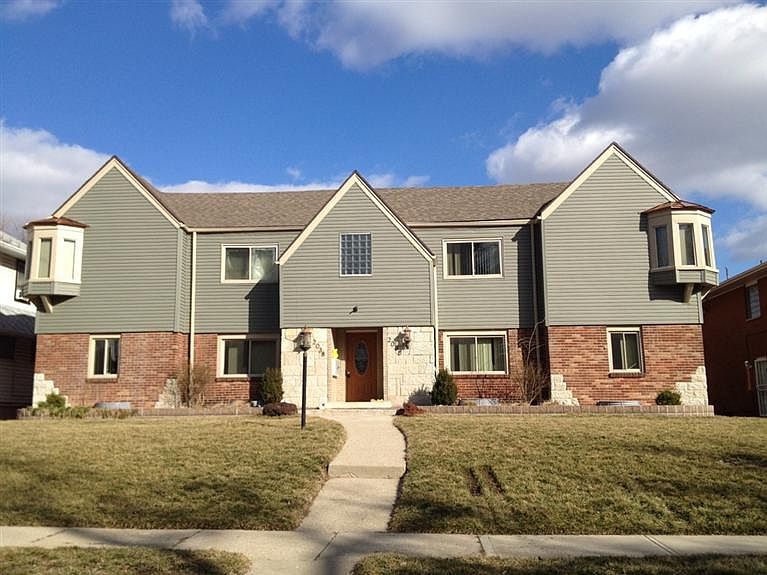1st image of 2038 Emerson Ave
