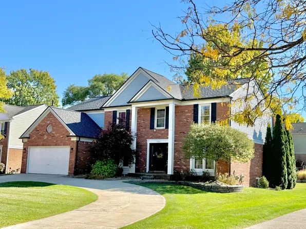 45077 Roundview Dr, Novi, MI 48375