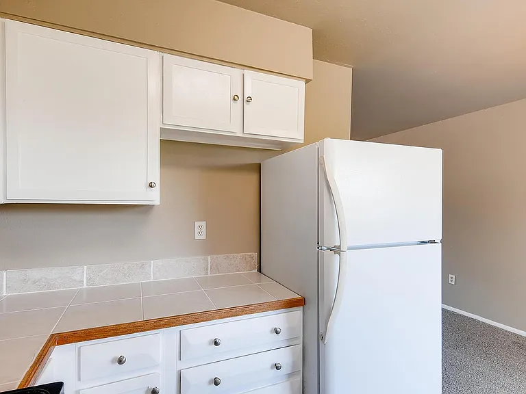 3940 Hoyt Ct — Photo 8
