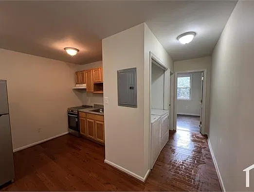 3 bed, 1000 sqft, $1,550 — Photo 2