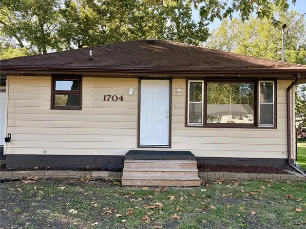 1704 E 29th St, Des Moines, IA 50317