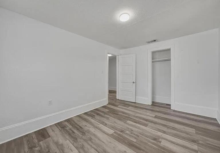 1216 W 24th St #1 — Photo 15