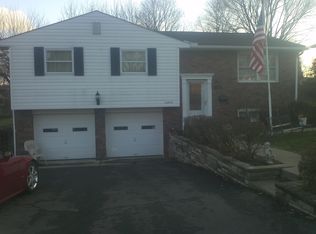 2847 Oneill Dr, Bethel Park, PA