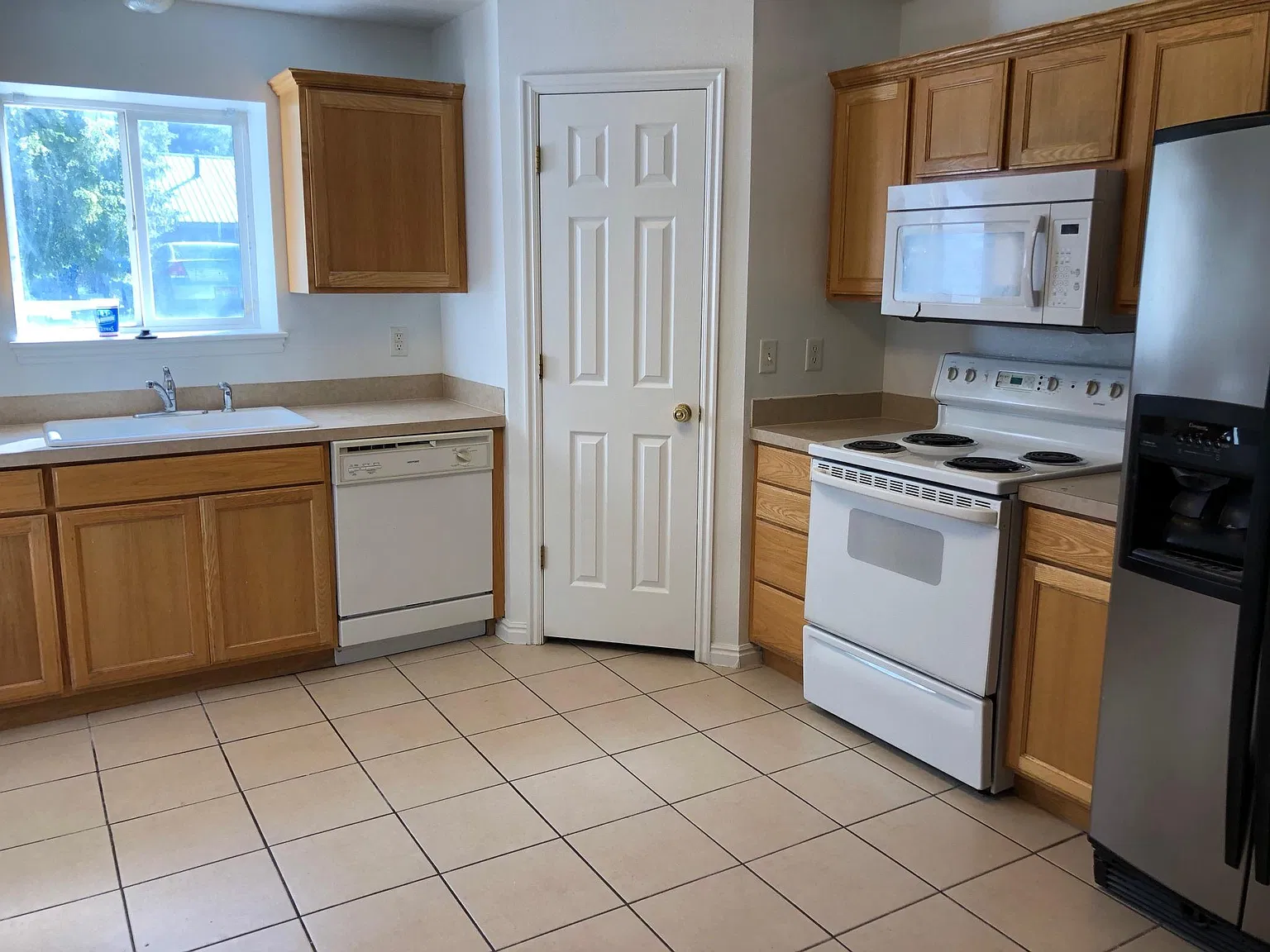 3 bed, 1248 sqft, $1,500 — Photo 4