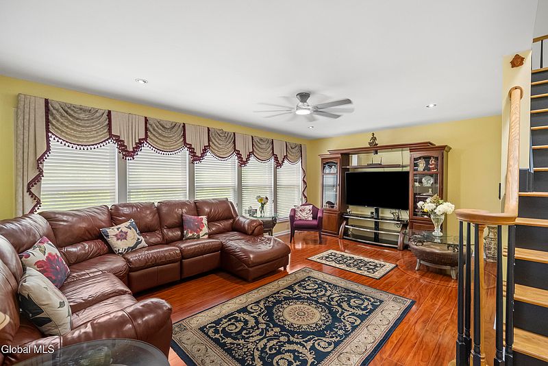 3rd image of 257 Longhouse Lane