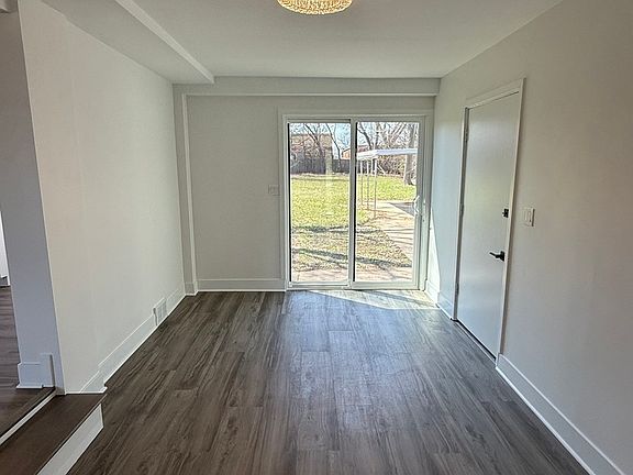 5th image of 8418 Meadowbrook Dr