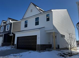 112 Parsons Ln, Saline, MI 48176