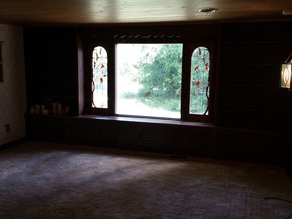 3rd image of 9300 Elm Ave