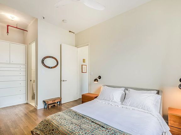 5th image of 1 Rockwell Pl APT 2D
