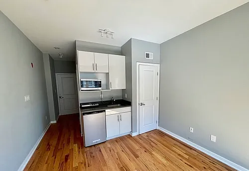 533 Budd St Photo 1
