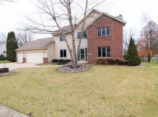 425 Stonewall Ct, Burlington, WI 53105