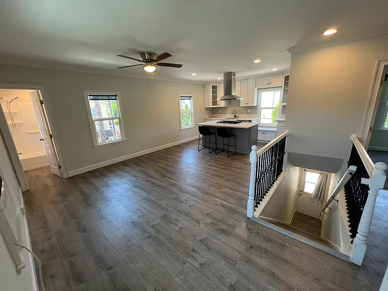 151 N Wilson Ave #6 — Photo 5