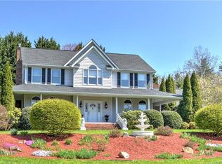 5 Foster Estate Dr, Asheville, NC 28806