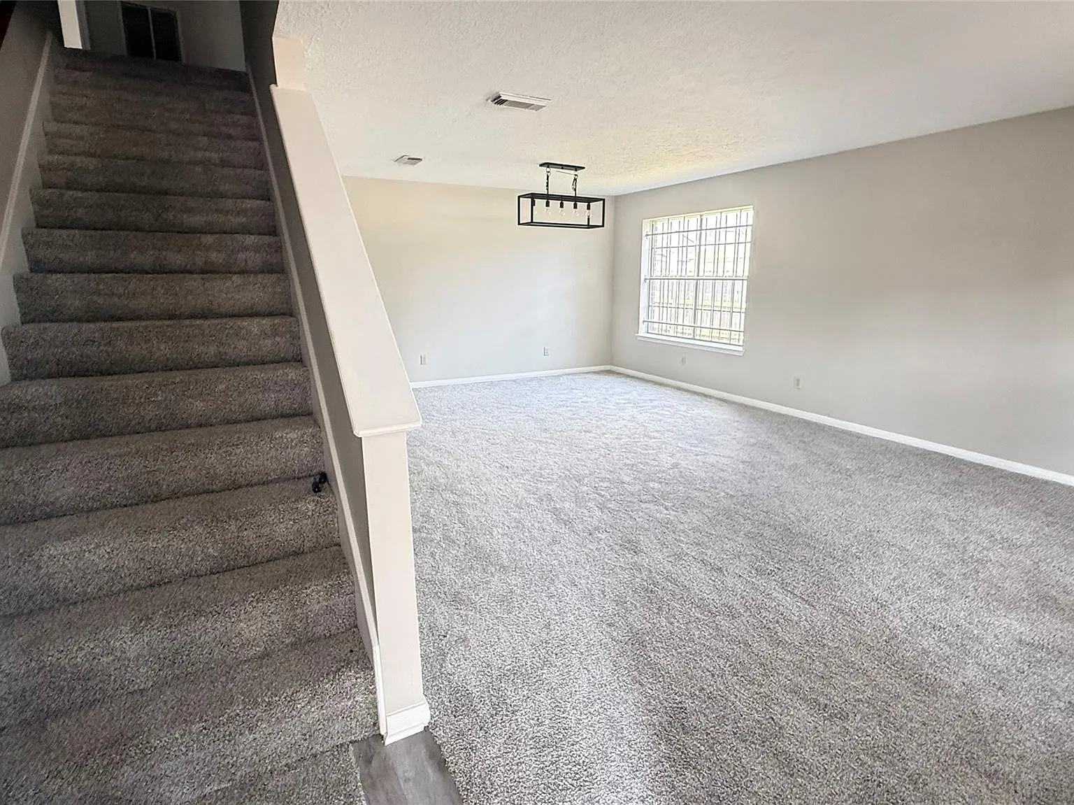 4 bed, 2.5 bath, 2277 sqft, $2,200 — Photo 4