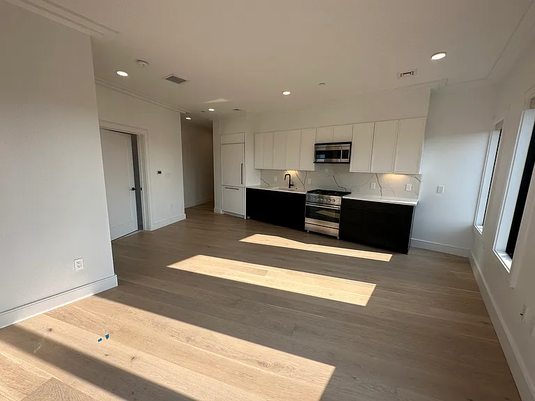 50 Leo M Birmingham Pkwy #604D — Photo 2