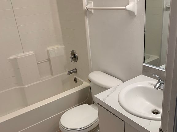 5th image of 2206 Snead Dr #2206