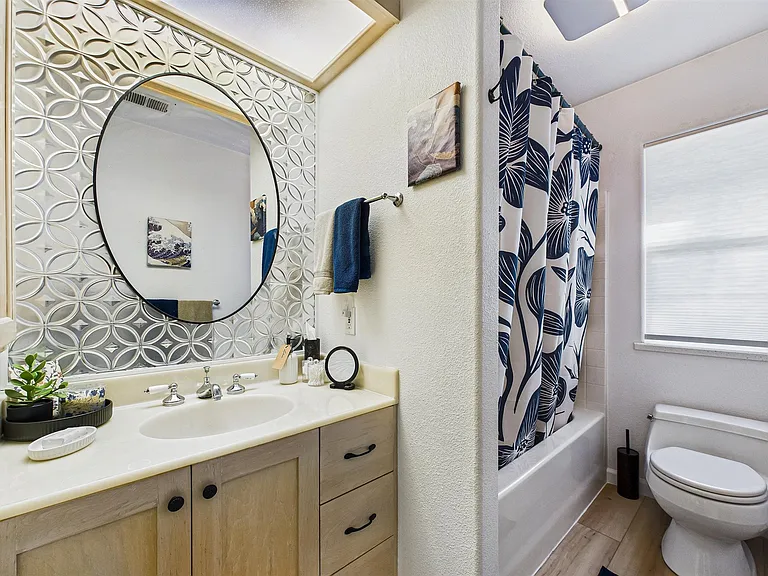 +Full bathroom 2