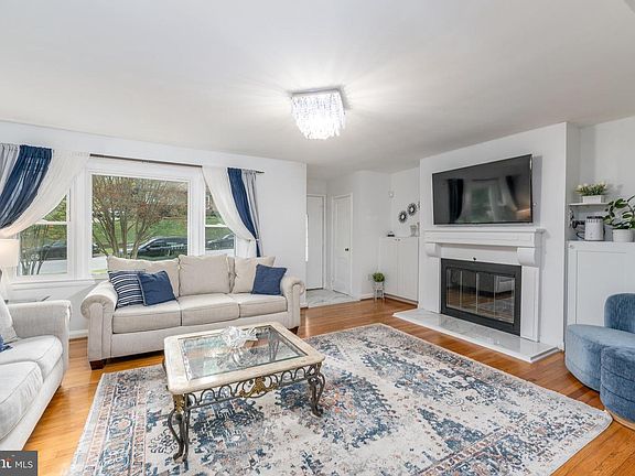 4th image of 6625 Queens Ferry Rd