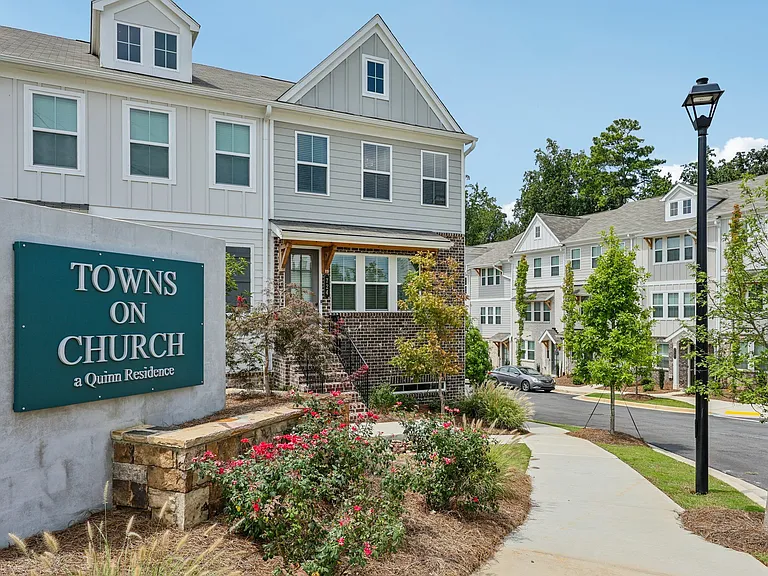 Towns on Church — Photo 21