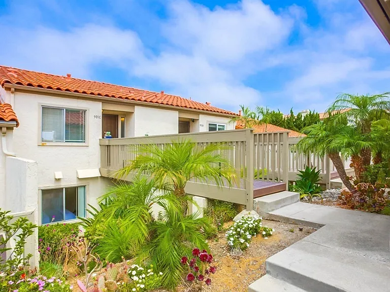 901 Caminito Estrada #C — Photo 1