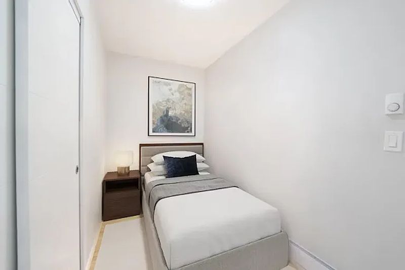 Burnaby Apartment for rent - 2 Bedrooms — photo 7