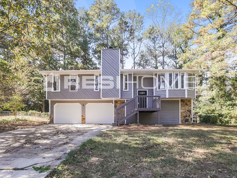 1st image of 2950 David Ln NE