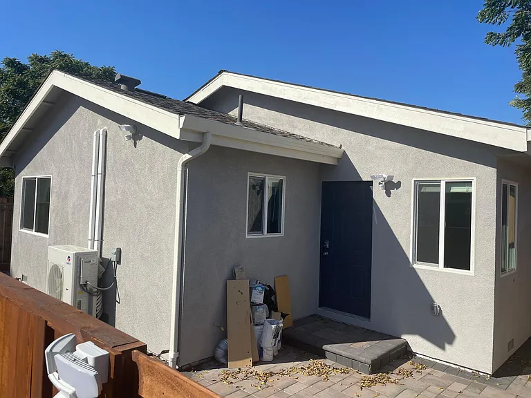 1047 Eugene Ave #2 — Photo 14